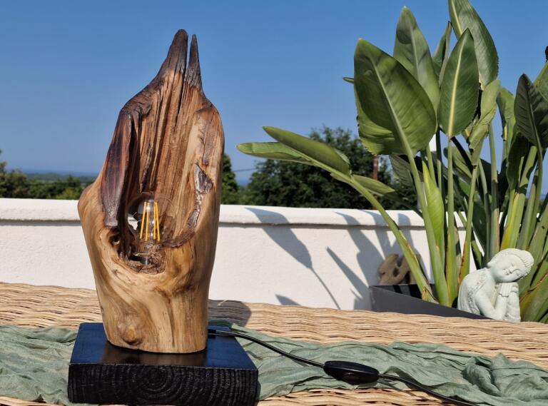 Photo lampe sur socle